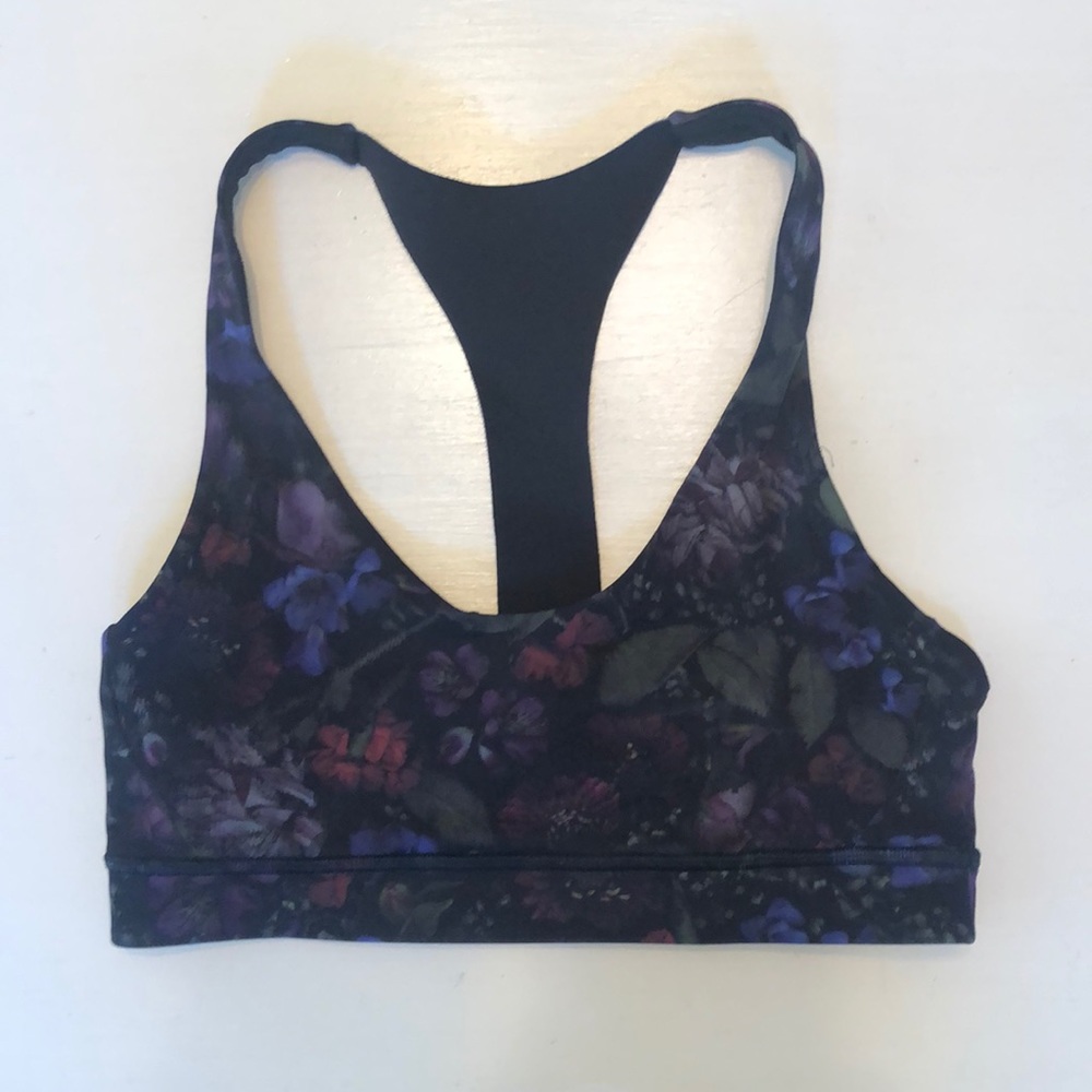 Lululemon sports bra, size 6, barely used
